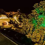Hotel Cave 4*
