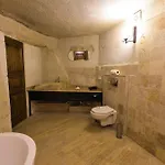 Hotel Cave 4*