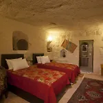 Hotel Cave 4*