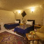 Cave 4*