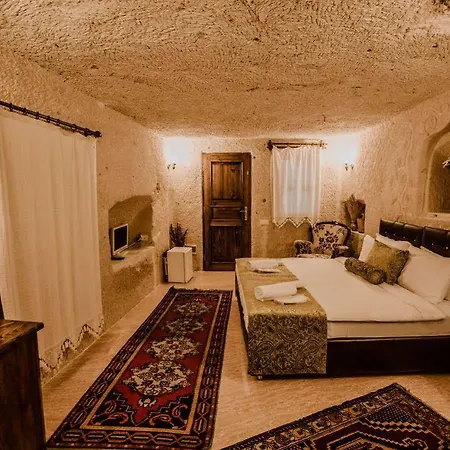 Отель Cave