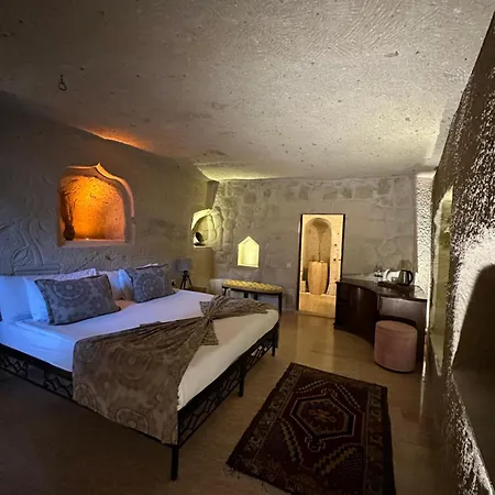 Cave 4*