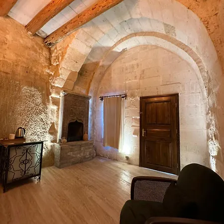 Otel Cave