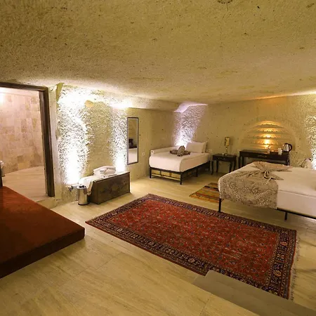 Отель Cave