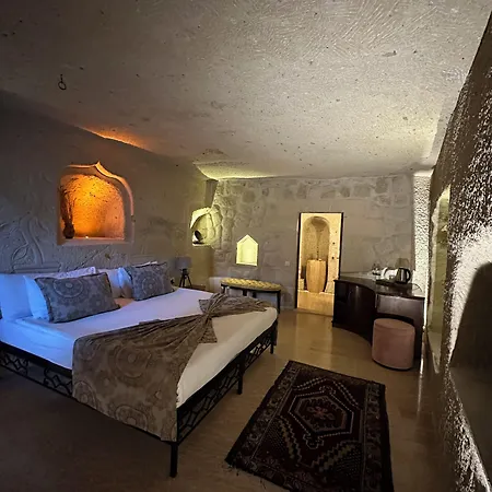 Hotel Cave 4*