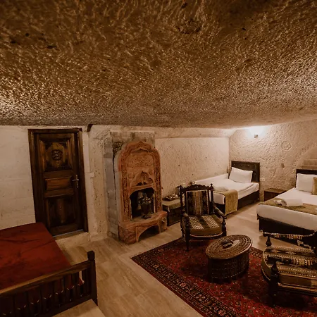 Cave 4*