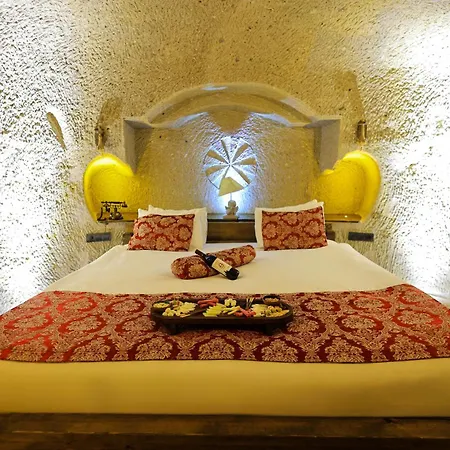 Hotel Cave 4*