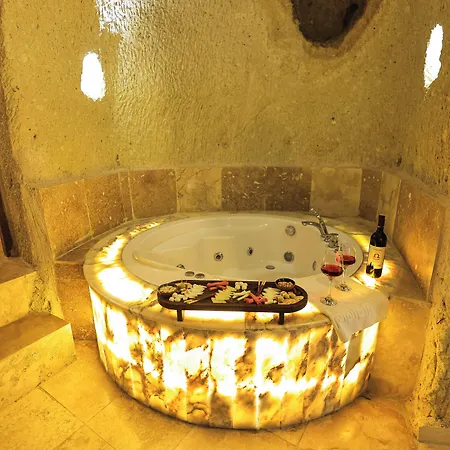 Отель Cave 4*