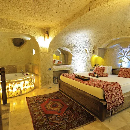 Отель Cave