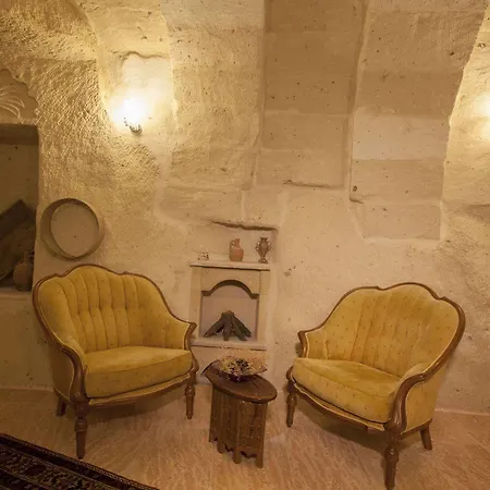 Cave 4*