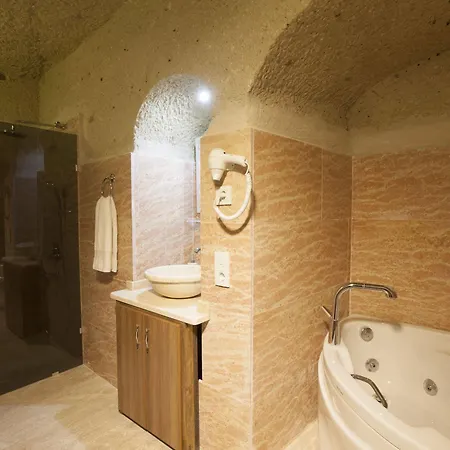 Cave 4*