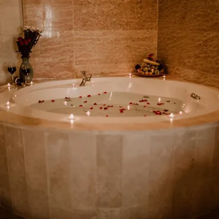 Otel Cave 4*